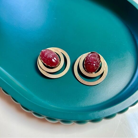 Unique Vintage 1970s Carnelian Egyptian Revial Engraved Scarab Beetle Earrings - Picture 2 of 6